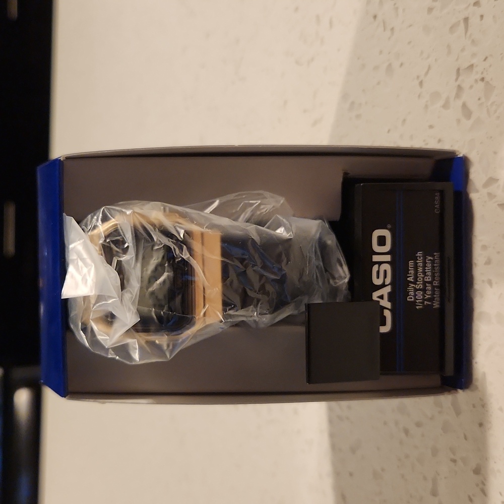 BRAND NEW gold black silicone watch